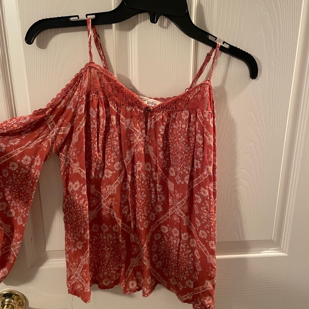 Long sleeve off the shoulder tee
